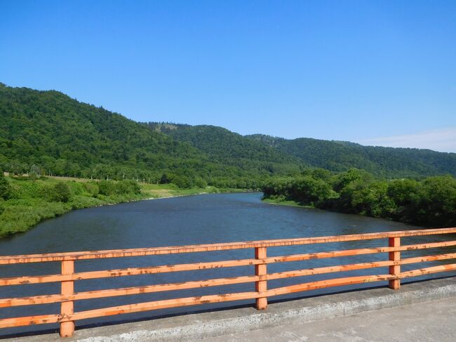 徒歩で天塩川温泉駅に向かいます。朝8時に音威子府行きのバスもありますが、折角なので駅を利用。