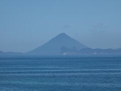 大浜海浜公園からの開聞岳