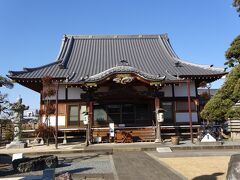 妙行寺（創建は不明。１４０８年、臨済宗より日蓮宗に変更。鈴木牡丹（俳人）の墓等があります。）