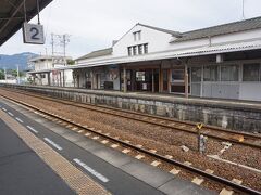●JR/伊予大洲駅

さて、駅に戻って来ました。
JR/松山駅に戻る特急列車が到着する直前でした。
急いでホームに。