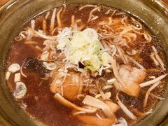 1日目　夜ごはん。
もたもたしてる間に色々な店が閉まり、ホテル近くのラーメン屋で晩ごはんを。焦がし醤油。