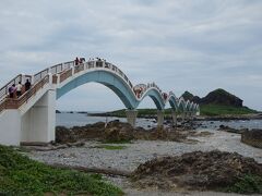 台湾東部の観光名所で向うの島まで行ってきました。