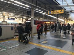 スタートは京急横浜駅から
今日は祭日
お目当て波止場食堂は定休日
「波止場食堂」てのにそそられ