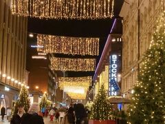 イルミネーションが本当に綺麗。
老舗デパートのSTOCKMANNを見つけたので入ってみることに。