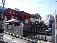 少し歩くと善国寺です。