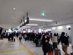 ほぼ6時に福岡空港に到着
結構混み混み