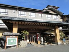 昼神温泉での2日目です。
湯本ホテル阿智川正面。