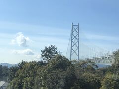 山陽電車は舞子公園駅で一旦山側に入るから、橋の根本しか見えなくなる(^_^;)