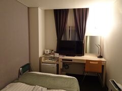 新幹線で移動して沼津駅近くで宿泊。1泊4100円。