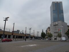 ブリュッセル南駅前です。
ちょっと閑散、、