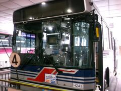 佐世保のバスターミナルで、この西肥バスに乗り換えて平戸に行きます。

フロント真ん中あたりに「sunQパス」の表示が見えるでしょう？