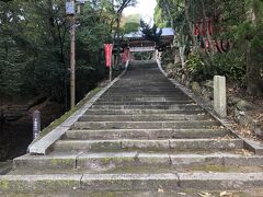 大龍寺に到着したのでちょっと寄り道。この階段を上がって行きます。