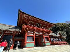 石段の上、鶴岡八幡宮の本宮（上宮）。