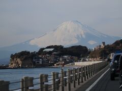 ふもとから頂上まで、きれいに見えますね
ずっとこんな感じで、富士山を眺めながら走りました