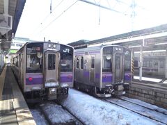 盛岡駅から2両編成のワンマンカーに乗り花巻駅へ。