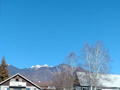 甲斐小泉の静かな山荘に泊まりました。
八ヶ岳がきれいに見えます。