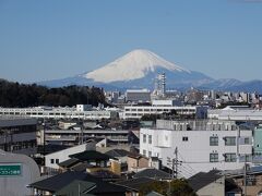 青く澄んだ空がとても綺麗な朝です。