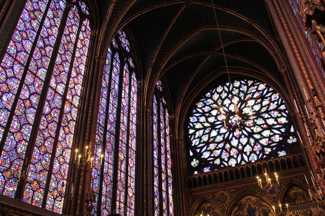 １３世紀の古い建物。