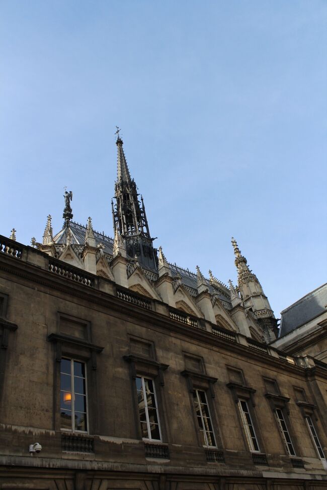 サントシャペルの上部が見える。