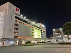 １日たっぷり使いたいので、
「ぷらっとこだま」を使って、
前日の夜に、静岡にぷらっと前乗り。

週末の夜だけど、駅前は人もまばらで、
割と静かでしたー