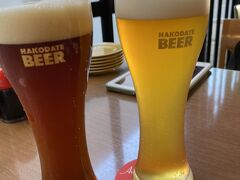 函館駅に戻った後、ホテルに戻る前に「はこだてビール」で早めの１杯。
