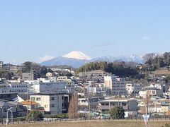 冬限定の日産スタジアムからの富士山の光景