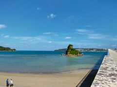この時は「軽石騒動」の真っただ中！
沖縄のきれいな海に、大量の軽石が押し寄せていました。