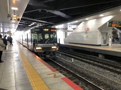 ＪＲ神戸線で大阪へ向かいます