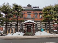 赤れんが郷土館
明治45年に建てられた旧秋田銀行本店で国の重要文化財なのだそう。