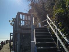 昼食後はさった峠へ
展望台の少し手前に8台ぐらいの駐車場はありますが平日でもほぼ満車状態！
休日は思いやられます。