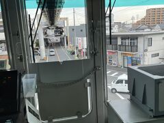 江ノ島から湘南江の島駅に移動して、乗ってみたかった湘南モノレールに乗車
吊り下げ型のモノレール、千葉でも乗ったけどやっぱり楽しい