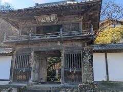 小鹿野町から車で約１０分
秩父札所三十二番 法性寺に到着

なんか、趣ありまくりの山寺
やっぱ来て良かった～