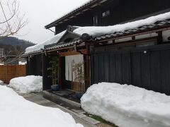 徳山鮓の前もこの通り。２月１０日からまた一段と積雪が増えています。