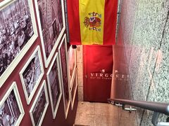 西五番街の、地下。
バル·デ·エスパーニャ·ヴィルゴ
大人気のスペイン料理のお店、
ここは、熟女トリオも、お気に入りのレストラン(*^^*)
今日は、夫婦で訪問♪︎