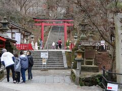 談山神社は藤原氏の初代、藤原鎌足のお墓を息子の定恵がここに移したことが始まりとされる神社です。
