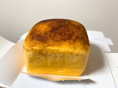 他にも美味しいものを買ったので、実は焼き立てをすぐに食べたわけではないのですが…、うーむ別に普通…って感じでしたね。　一時の流行りモンって事なのかしらね?