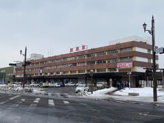 釧路空港から50分ほどで釧路駅に到着！