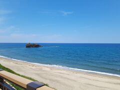 海水浴場に戻ってきました。
時間が余ったので、もう少し観光することに。