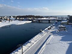 ホテルでの目覚め、窓から見える網走川
今日はいい天気です。
今日はサンセットクルーズは綺麗な夕焼けが見られることでしょう。
こればっかりは仕方ありません
今日は今日の事を楽しみましょう
