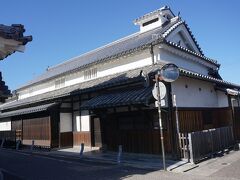 ●寺内町

「杉田家住宅」です。
油屋を営んでいました。
建物は、江戸時代中期から後期にかけてのものです。