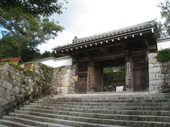 三千院。
ここは拝観に時間がかかりそうなので、明日ゆっくりと・・。