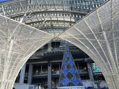 またまた歩いて博多駅へ
こちらもクリスマス仕様に

ここからはバスで九州場所の会場へ
西日本シティ銀行前から・・あれっ！工事中？
バス停どこよ？