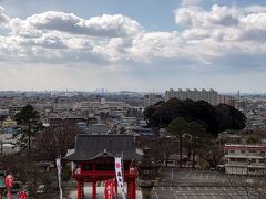振り返ると絶景!!
名古屋駅タワーズ辺りのビル群、小牧城が見えました。