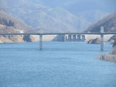 八ッ場大橋と八ッ場ダム

八ッ場大橋から飛び降りる八ッ場バンジーもあります。
