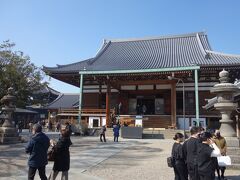 一心寺には沢山の人がいました。