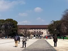 東京国立博物館
平成館では「ポンペイ」をやっている

私は出来るだけ旅の途中に本場でゆっくりまったり見るようにしている
昔この辺りの美術館で長蛇の列、混雑．．．
クタクタになった記憶がある