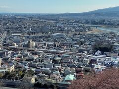 酒匂川下流域の眺めが抜群で、小田原沖相模湾まで見渡せる。