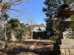 山の上にある、大庭神社の本殿。