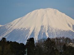 雪化粧の大山