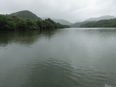 浦内川の川幅は広く、流れも緩やかです